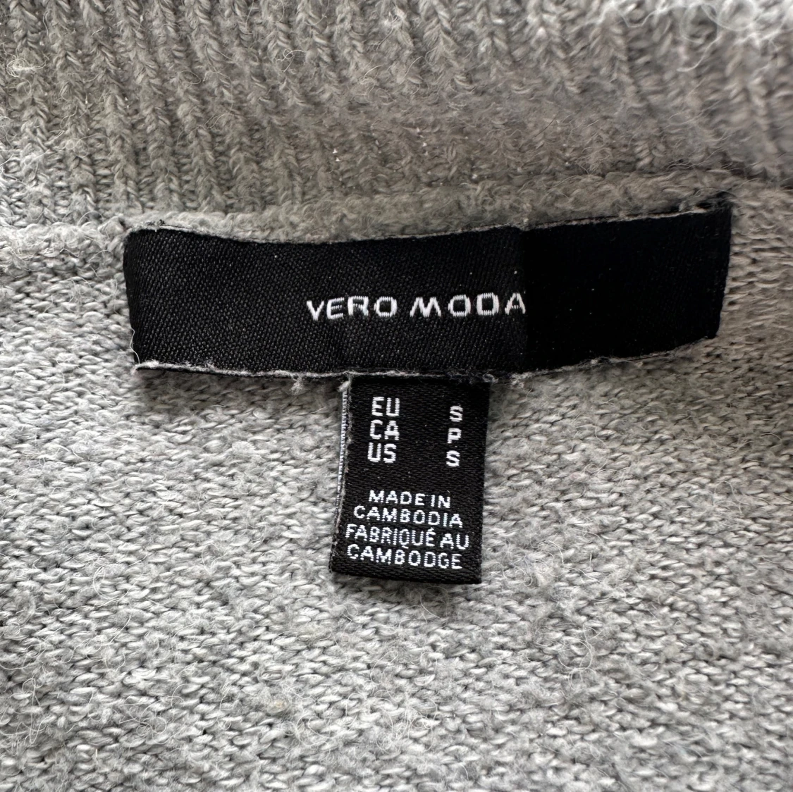 Grå stickad tröja från Vero Moda - 2