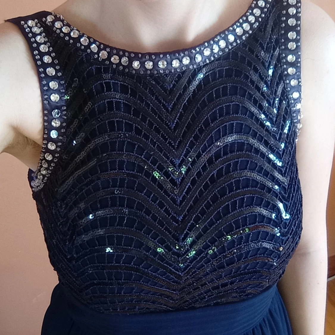 Mörkblå balklänning med paljetter - 3