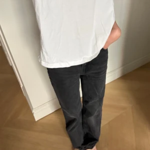 Svarta jeans - Svarta jeans från Zara 💗