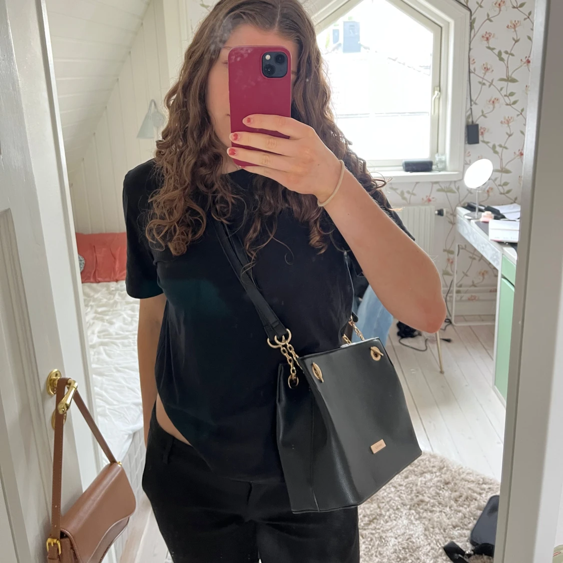 Svart axelväska från Anna Field