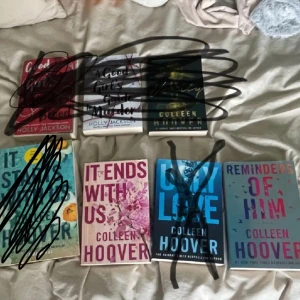 Böcker Colleen Hoover - Böcker i nyskick, säljer då jag redan läst de, nypris var ca 200kr/st. Pris kan diskuteras