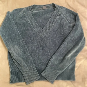 Grön stickad tröja - Bekväm men samtidigt snygg tröja från Lindex! Pris kan diskuteras !!