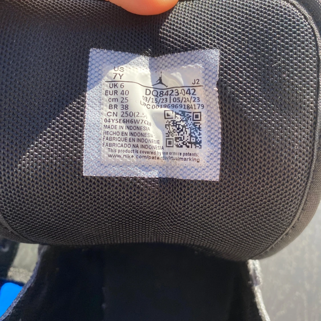 Svart och blå Nike Air Jordans - 4