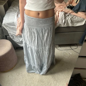 Ljusblå långkjol - Jättefin långkjol, köpt second hand❣️