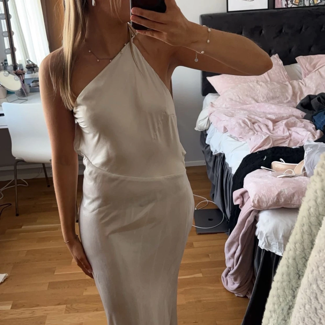 Silvrig/vit  balklänning - 1