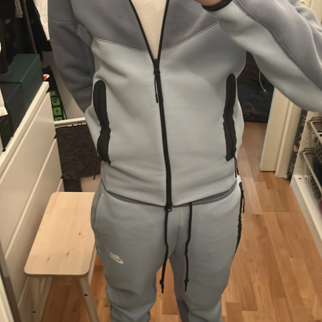 Ljusblå hoodie och byxor från Nike - 4