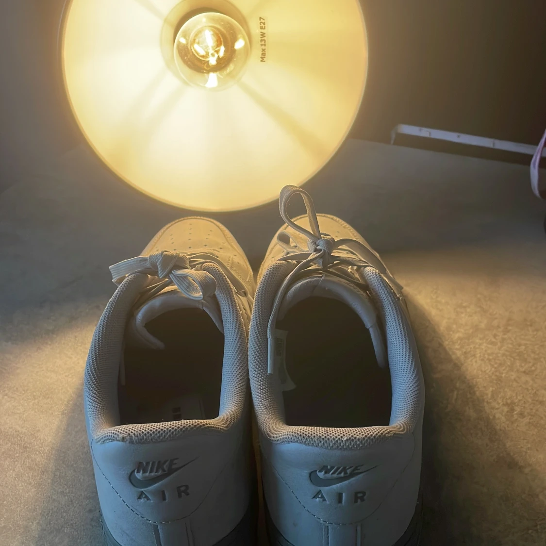 Nike air force one i ljusgrått - 2