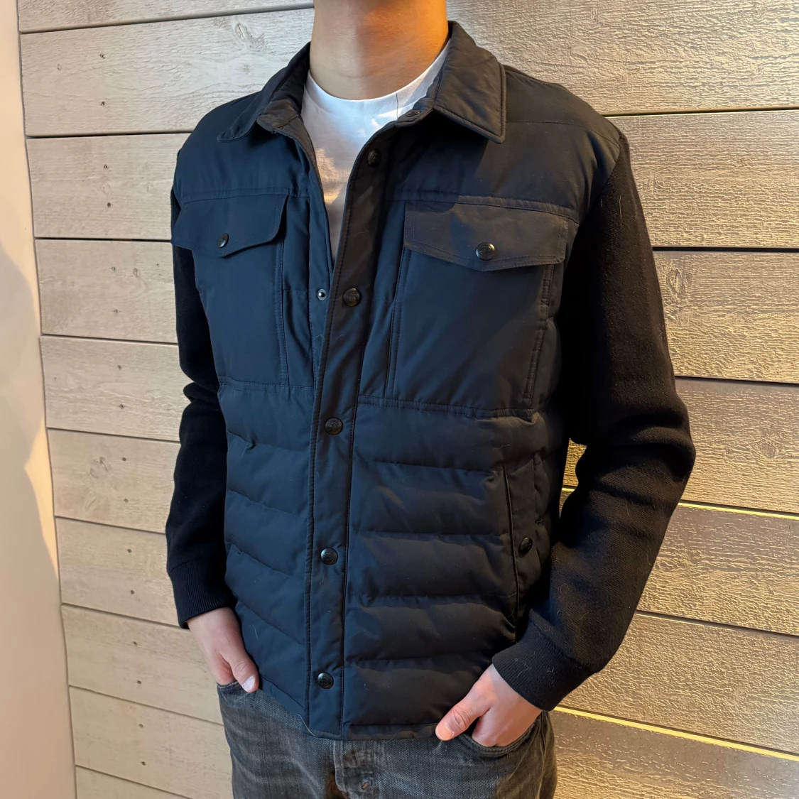 Mörkblå jacka med quiltade detaljer - 2