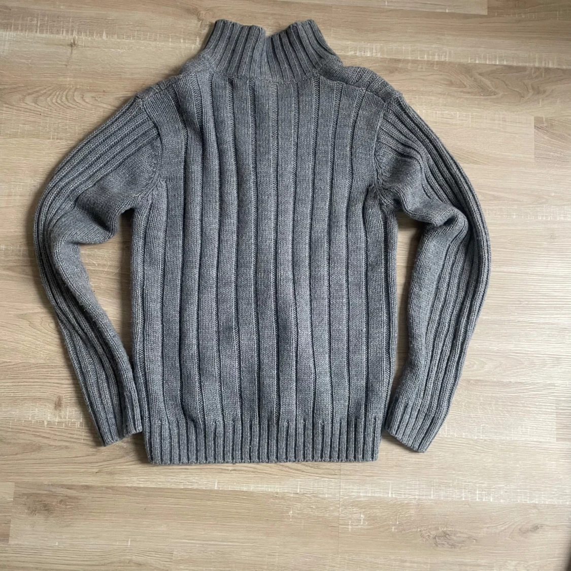 Grå stickad kofta från sam’s - 1