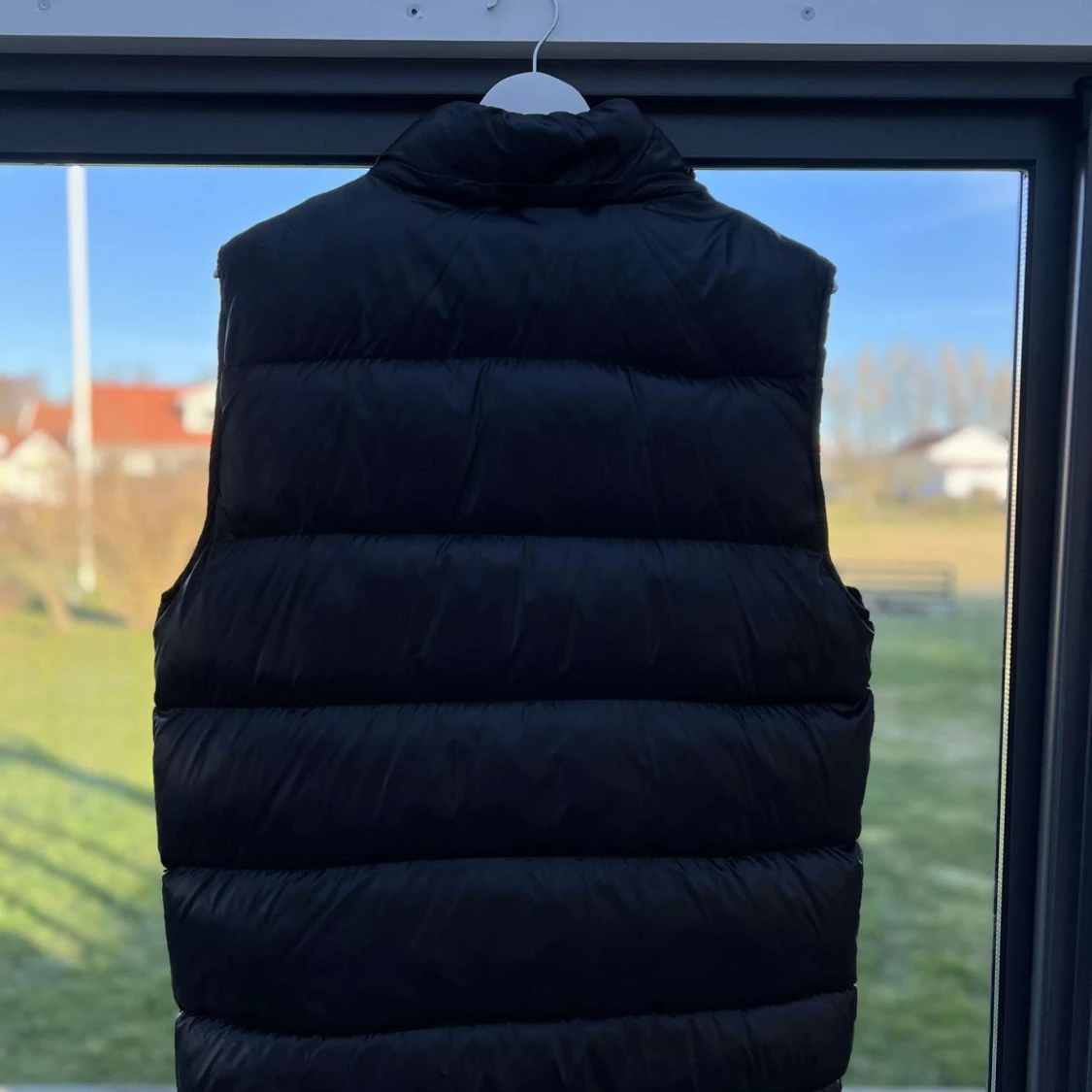 Svart dunväst från Moncler - 1