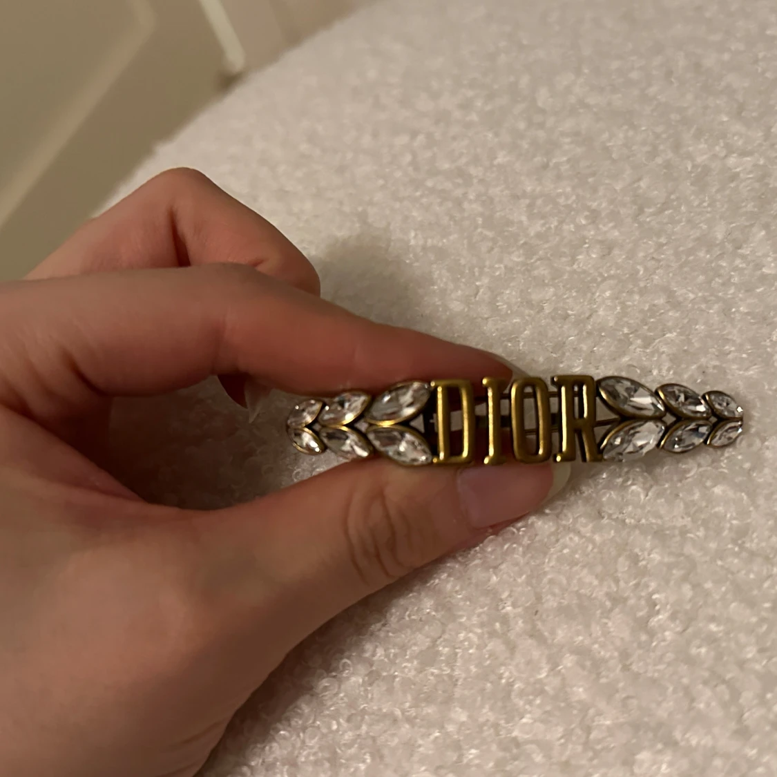 Hårspänne från Dior med kristaller