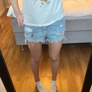 Blå jeans shorts - Blå jeansshorts i storlek s