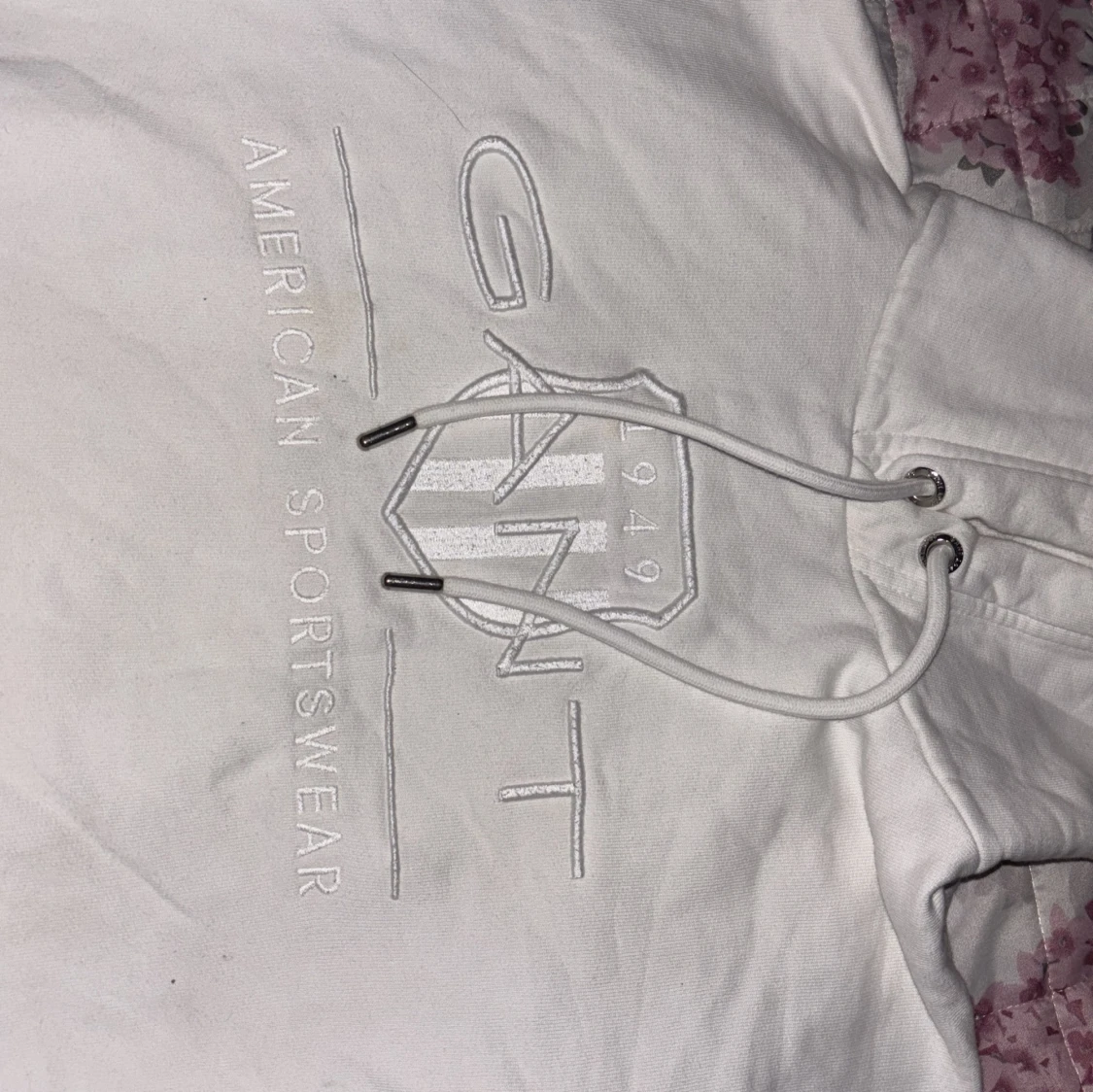 Vit hoodie från GANT - 1