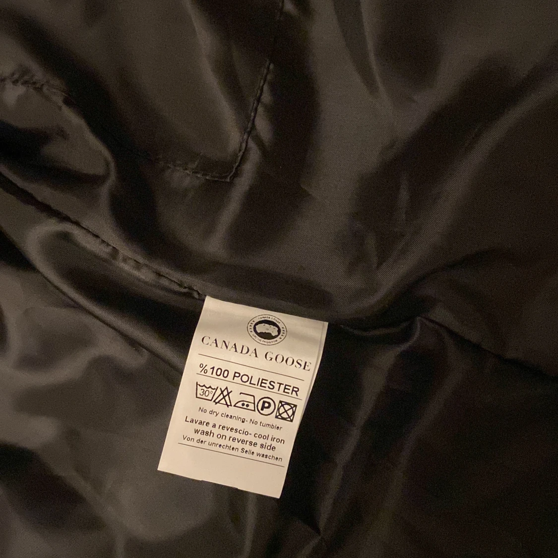 Svart dunväst från Canada Goose - 2