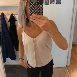 Rosa sommar topp  - Snygg ljusrosa sommar topp, super fin!!🥰💋 köpt på HM och är helt slutsåld🫶🏼