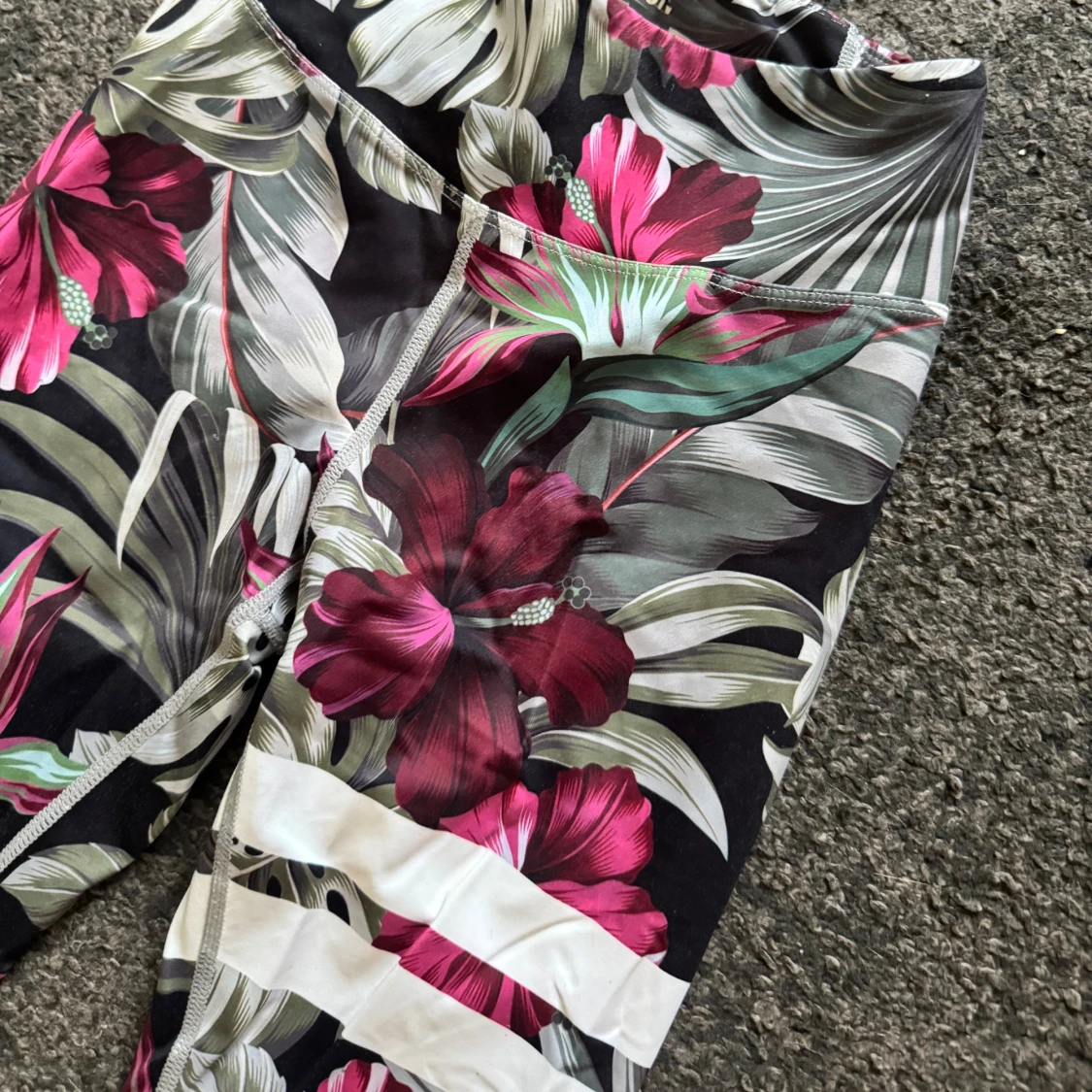 Blommiga tights med tropiskt mönster - 1