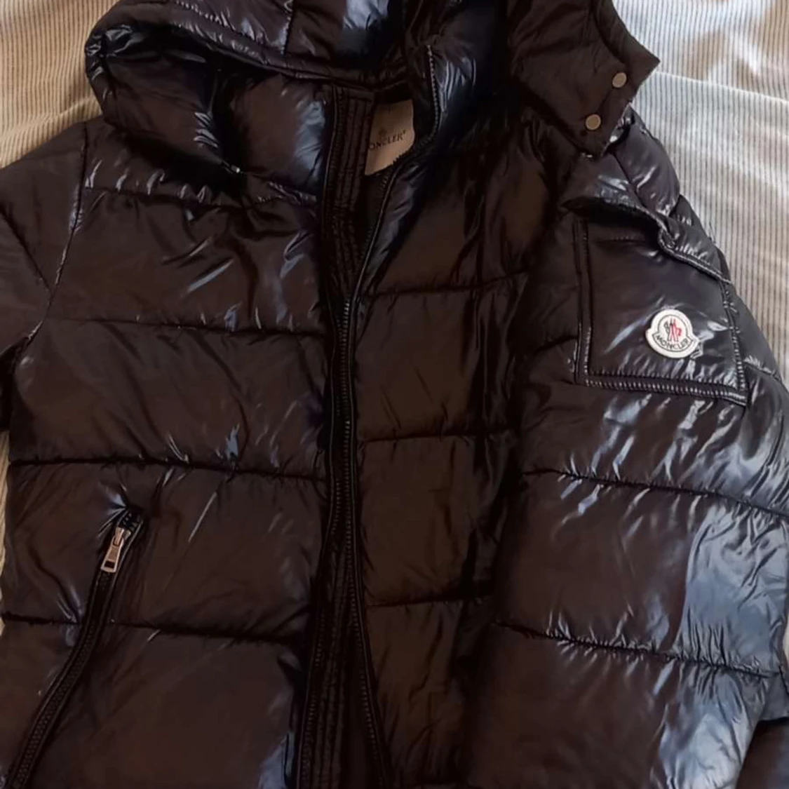 Svart pufferjacka från Moncler