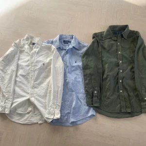 Samling av skjortor  - En samling av skjortor i olika storlekar från Ralph Loren bättre pris om du köper flera| Skriv privat för fler bilder|