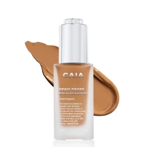 Dewy Drops Medium Foundation från CAIA 40C - Dewy Drops i 40C från CAIA ger en strålande och naturlig finish. Berikad med vitamin E för återfuktning och skydd. Den är använd bara en gång och på handen, tyckte färgen var lite för mörk för mig då, annars helt ny i perfekt skick. Det är bara och skriva om de finns några frågor och pris kan diskuteras 💗💗
