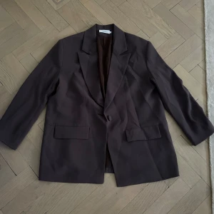 Brun kavaj Styelin - Använd 1 ggr, köpt hösten 2024