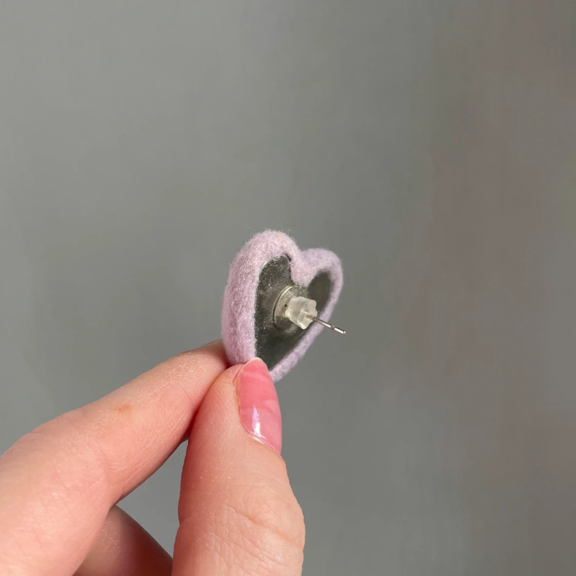 Örhängen med stora rosa fluffiga hjärtan - 2