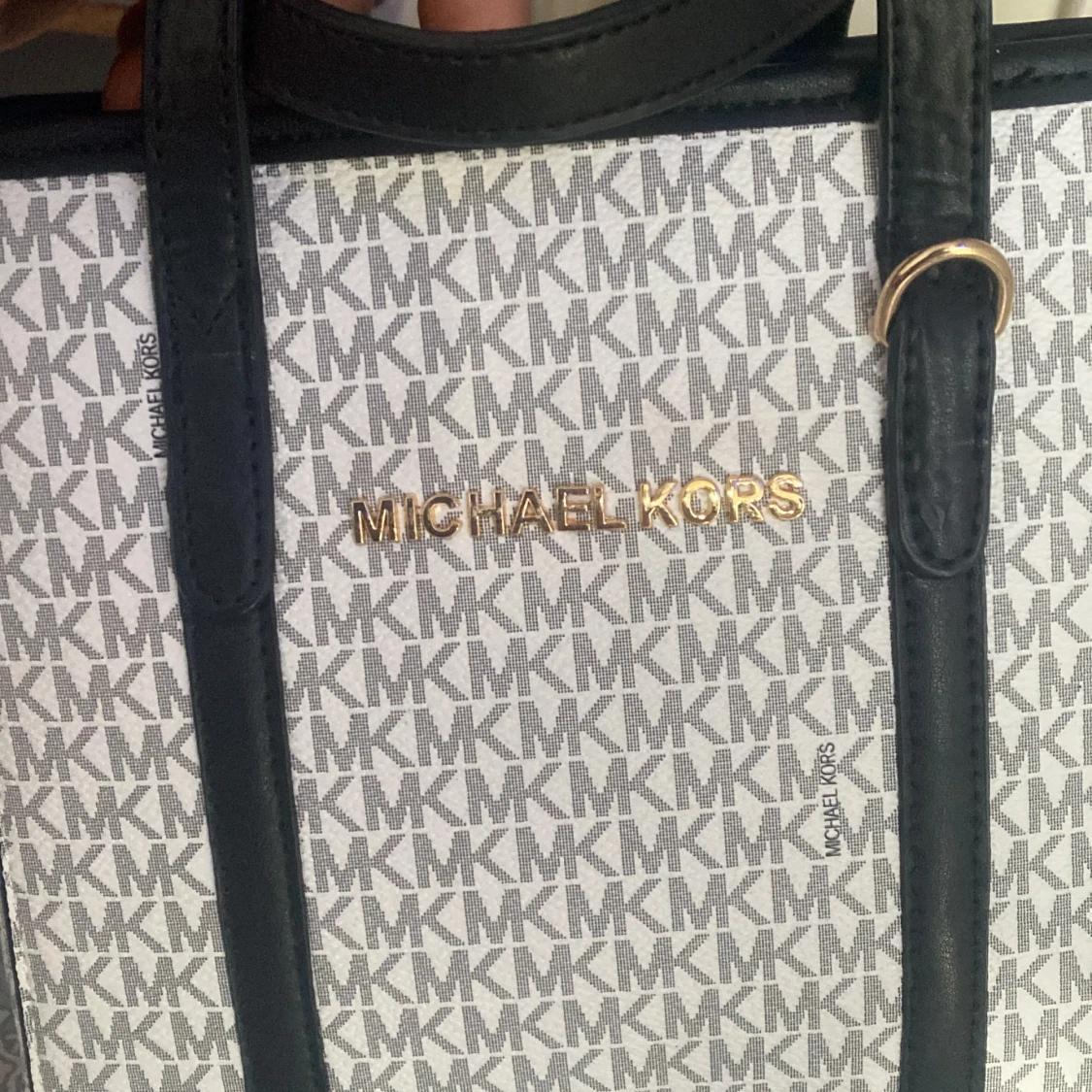 Vit och svart axelväska från Michael Kors - 1