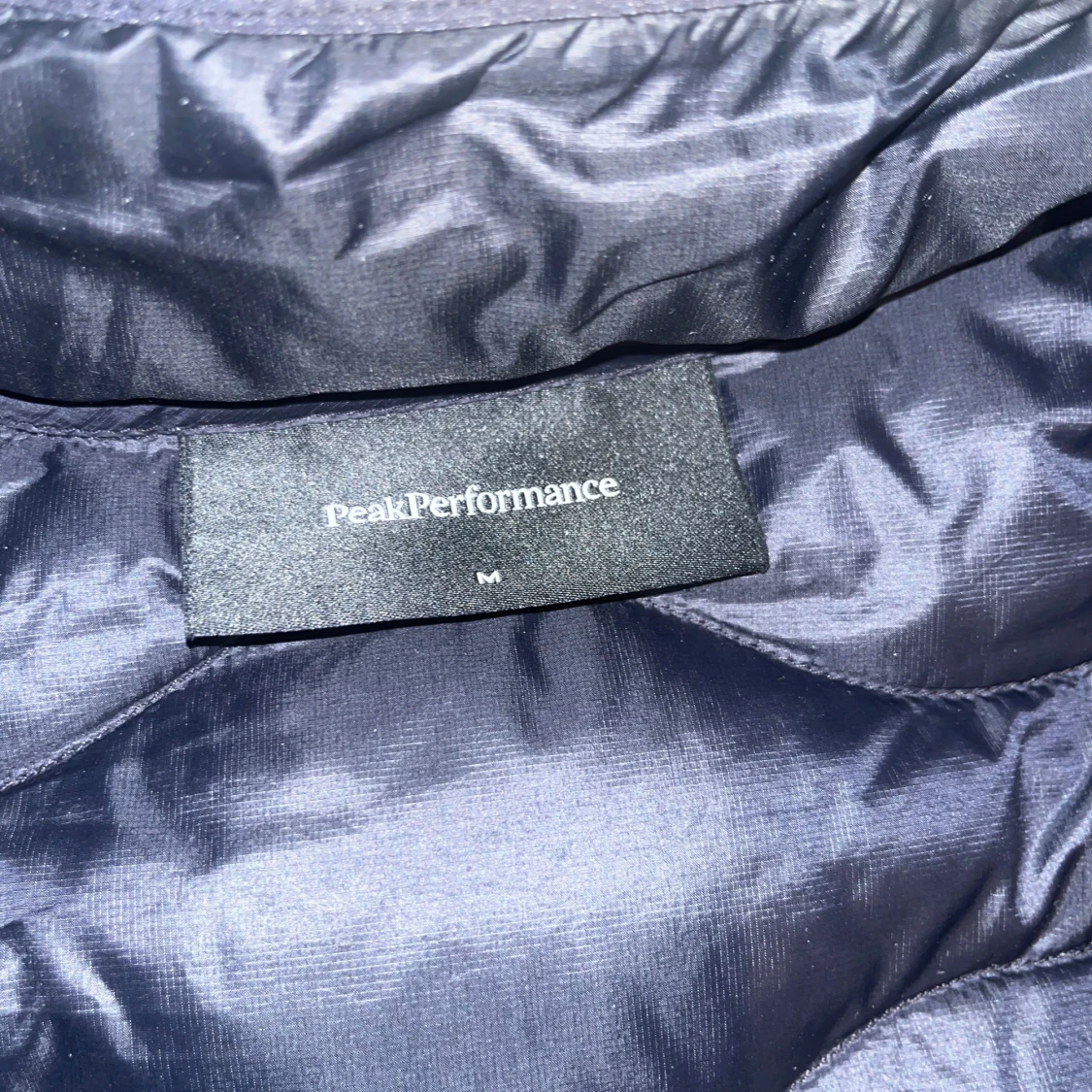Svart dunväst från Peak Performance - 2