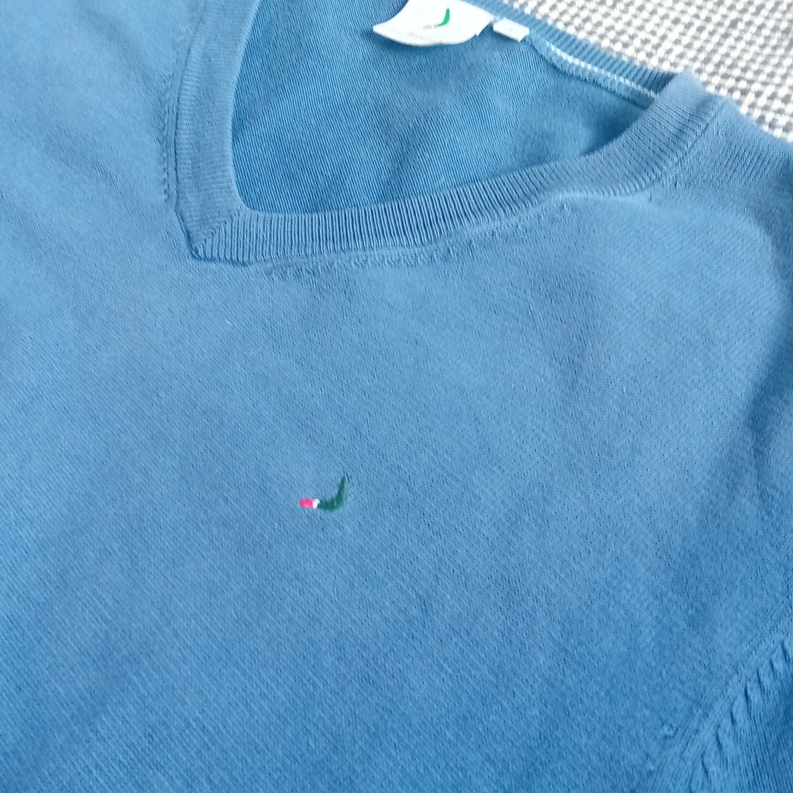 Blå v-ringad tröja - 2