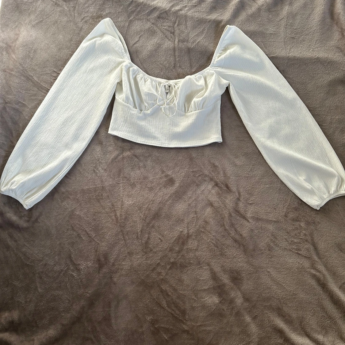 Vit blus från NLY Trend