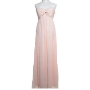 Balklänning - super fin balklänning jag beställde hem men hittade en annan!! Perfekt inför niansbal🥰