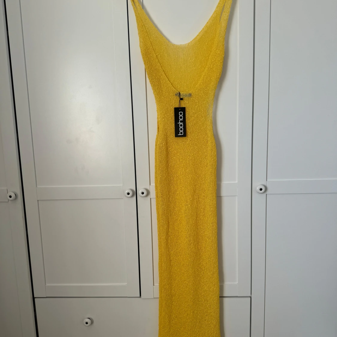 Gul klänning från Boohoo - 3