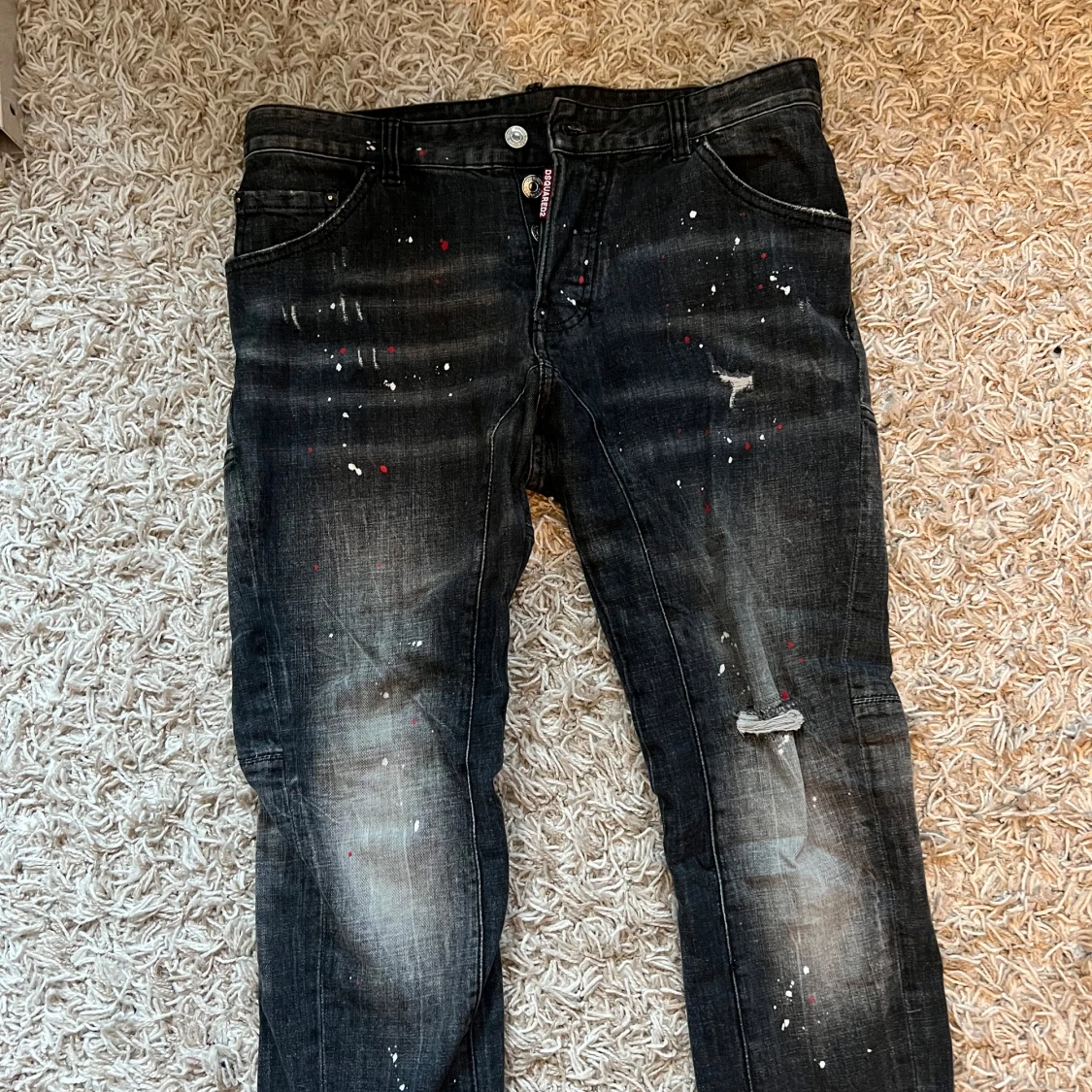 Svarta jeans med färgstänk från Dsquared2 - 1