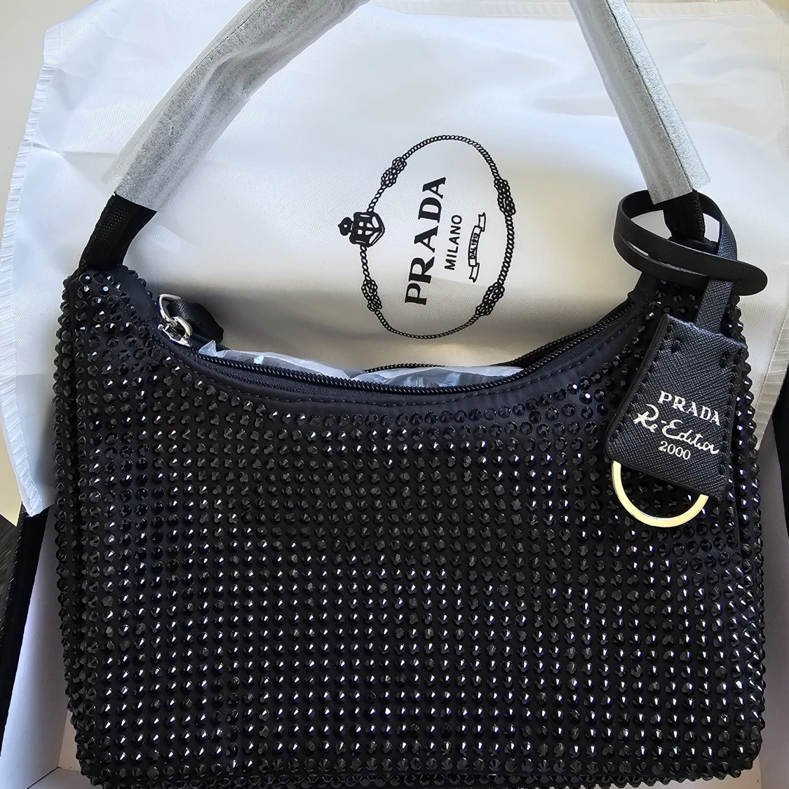 Svart glittrig handväska från Prada - 1