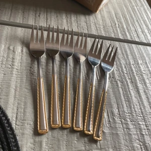 Vintage små förätts gafflar - Ca 14 cm långa 