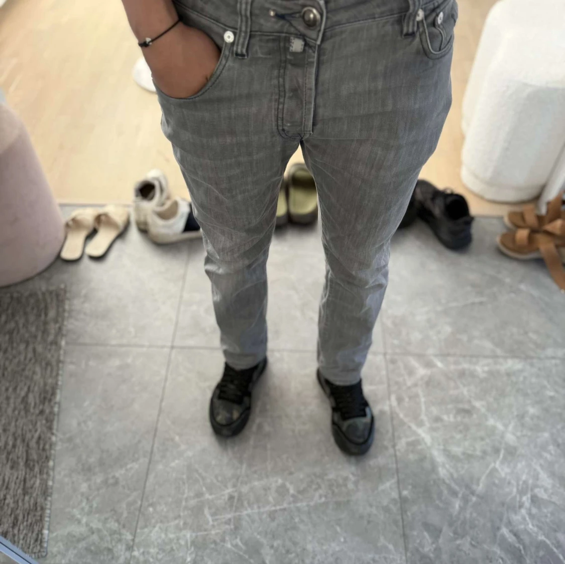 Grå jeans från Jacob Cohen, stl 33