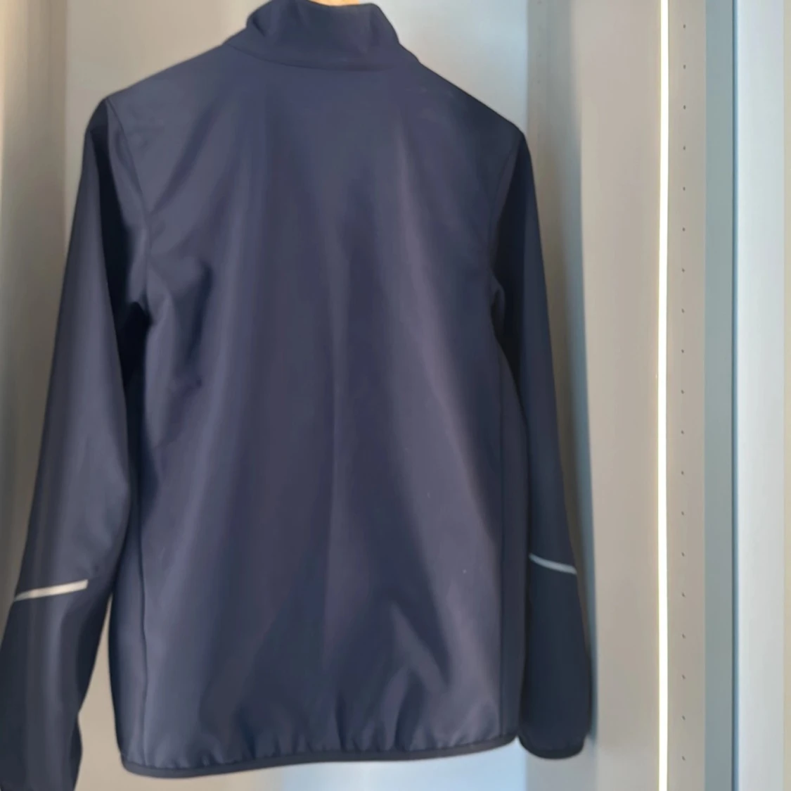 Mörkblå softshelljacka från Helly Hansen - 90