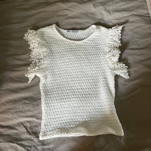 Vit topp - Superfin vit topp från Zara i storlek S.❤️