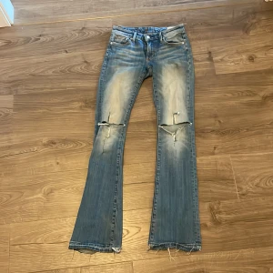lågmidjade jeans - fina jeans från crocker🫶🏻kan gå ner lite i pris vid snabb affär!💓