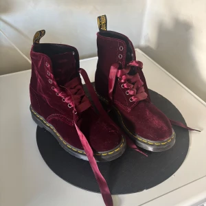 Dr. martens - Doc martin kängor, knappt använda och passar perfekt till hösten/vintern 