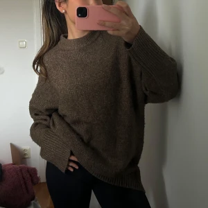 Brun stickad  - Brun stickad tröja från Zara