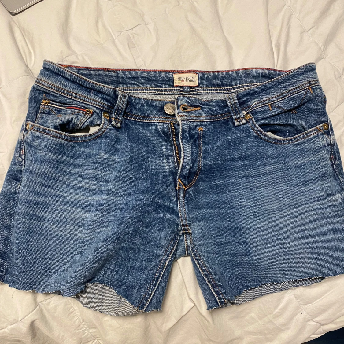 Tommy Hilfiger jeansshorts låg midja - 1