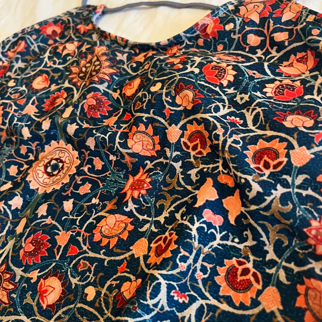 Blommig bikini med grå underdel - 2