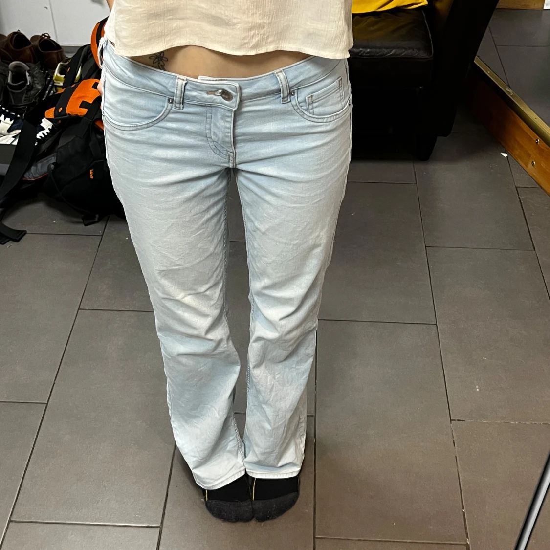 Ljusblå bootcut jeans - 1