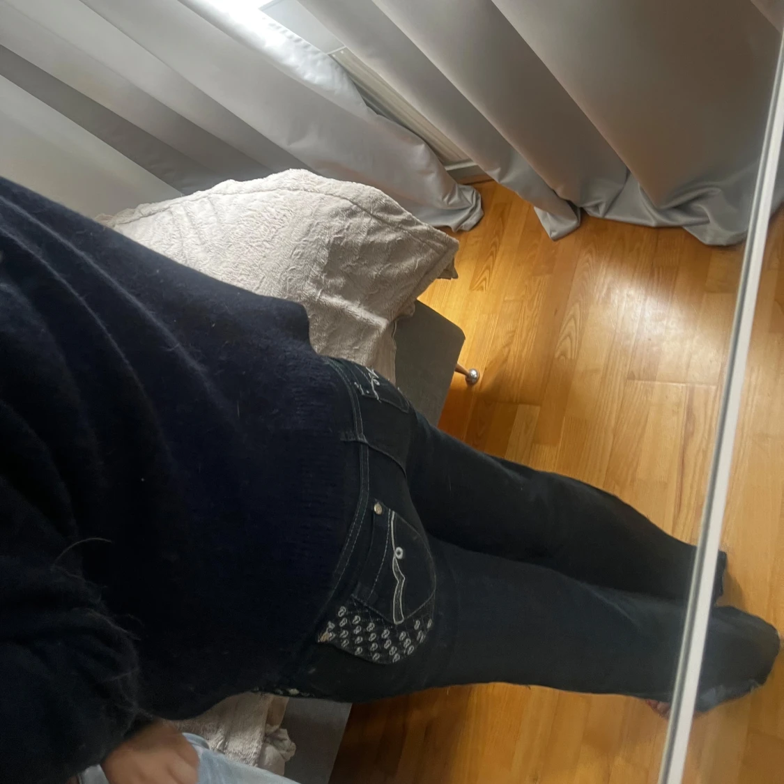 bootcut jeans med slitningar - 3