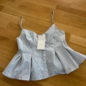 Zara topp - Trendig topp🦋s/m   SLUTSÅLD