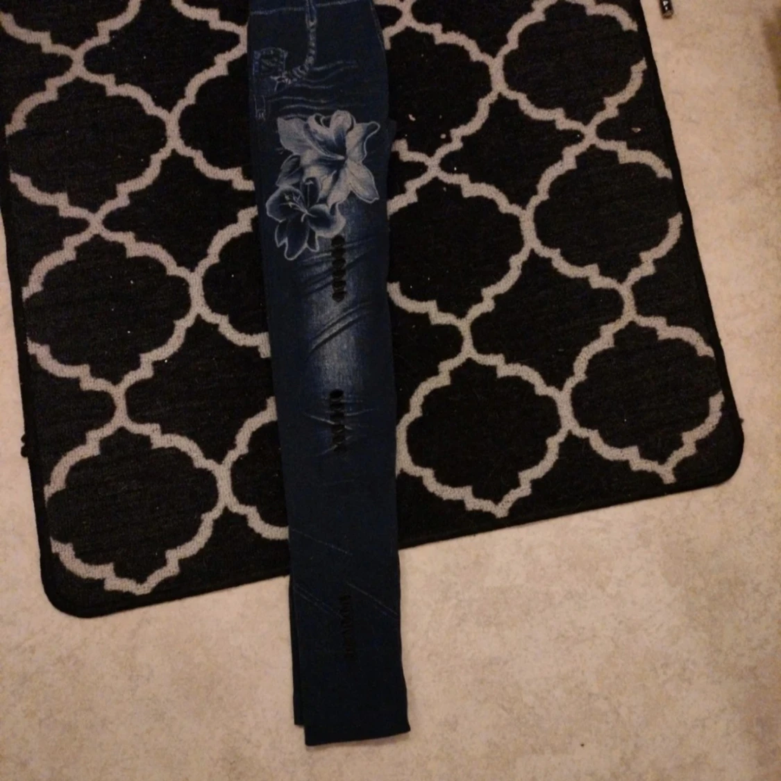 Blå leggings med blommor och hjärtan - 1