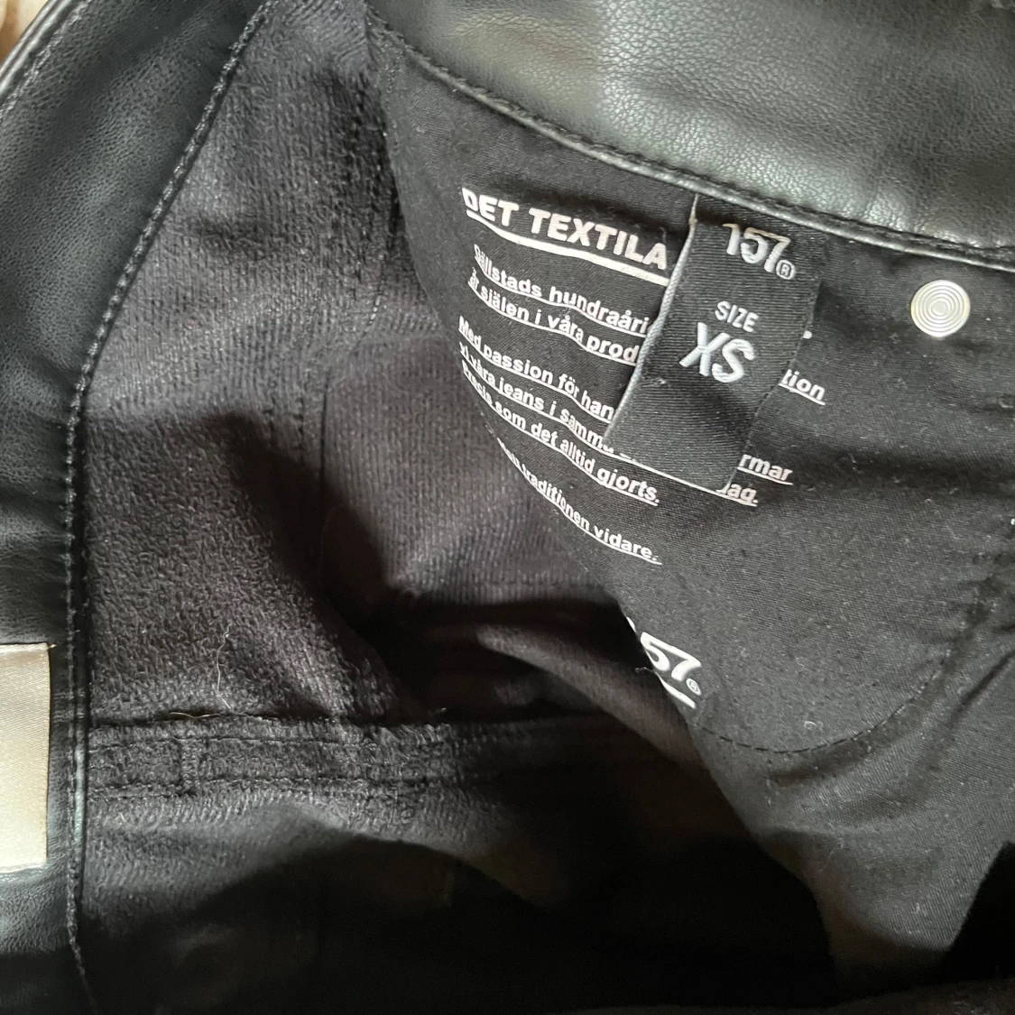 Svarta skinnbyxor  - 2