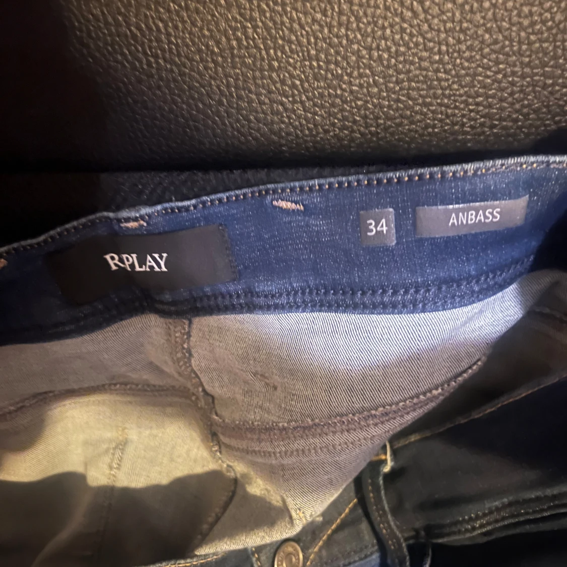 Mörkblå Replay Anbass jeans - 2