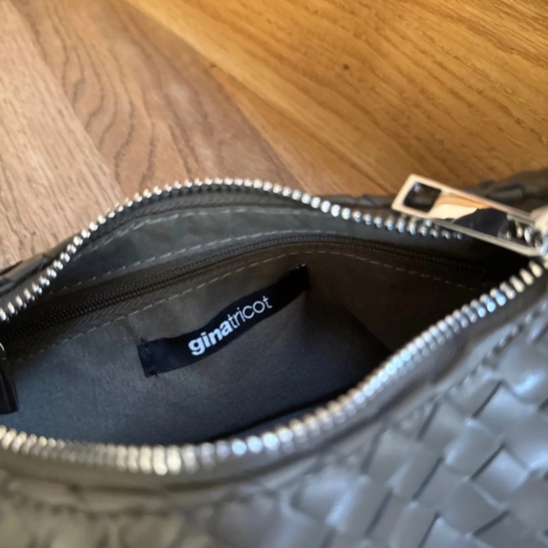 Gina tricot väska  - 2