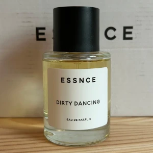 ESSNCE Dirty Dancing Eau de Parfum - ESSNCE Dirty Dancing Eau de Parfum, 50ml. Testad några gånger🌸